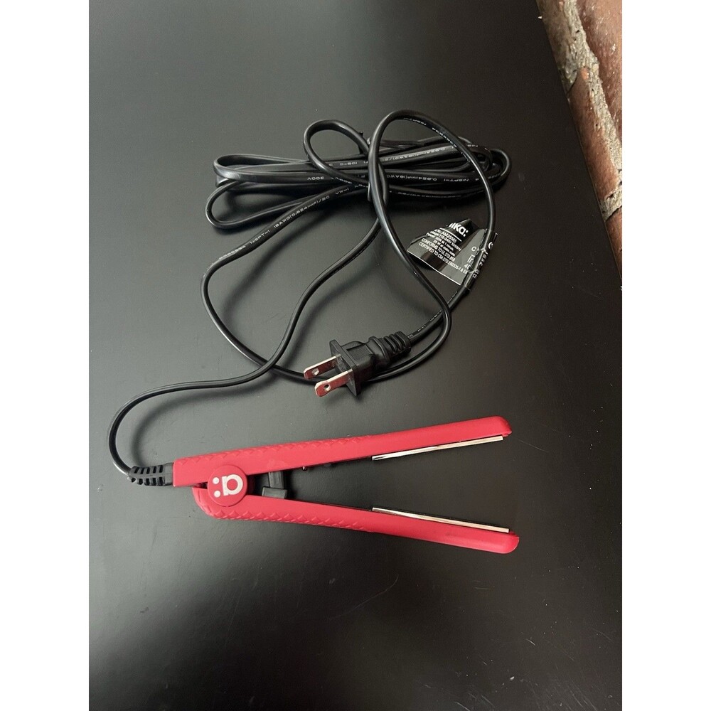 Amika Mighty Mini Downtown Styler Travel Size Flatiron Red